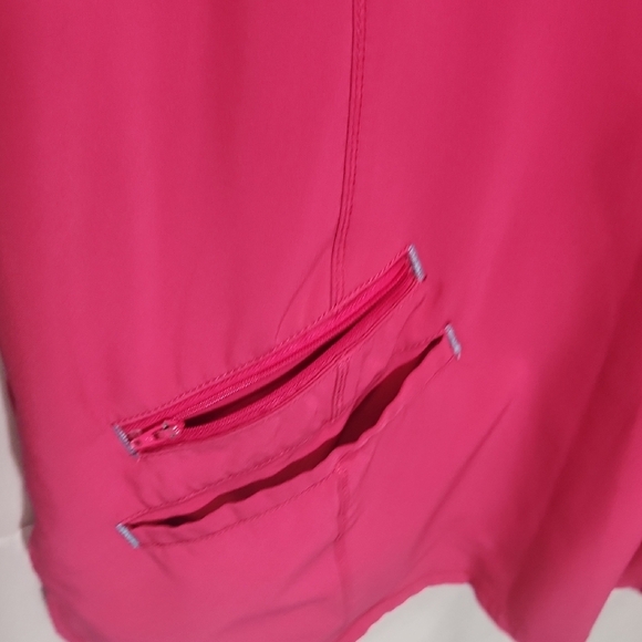 Source Unknown Crimson V-Neck Short Sleeve Tee - Picture 3 of 5